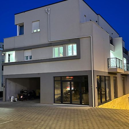 Apartment Giovani Kastela Exterior photo